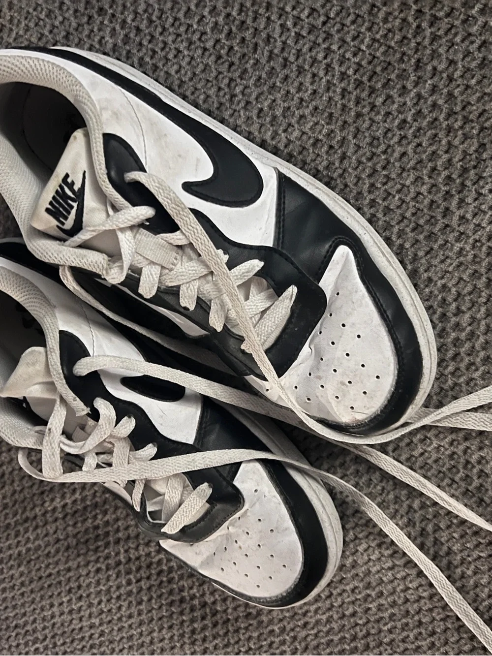 Nike White and Black Low-Top Sneakers
